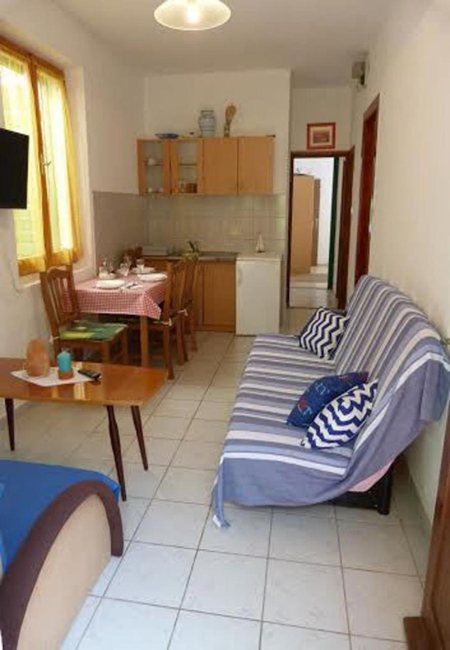 Holiday Home Villa Jadran - 10 M From Beach Preko Eksteriør bilde