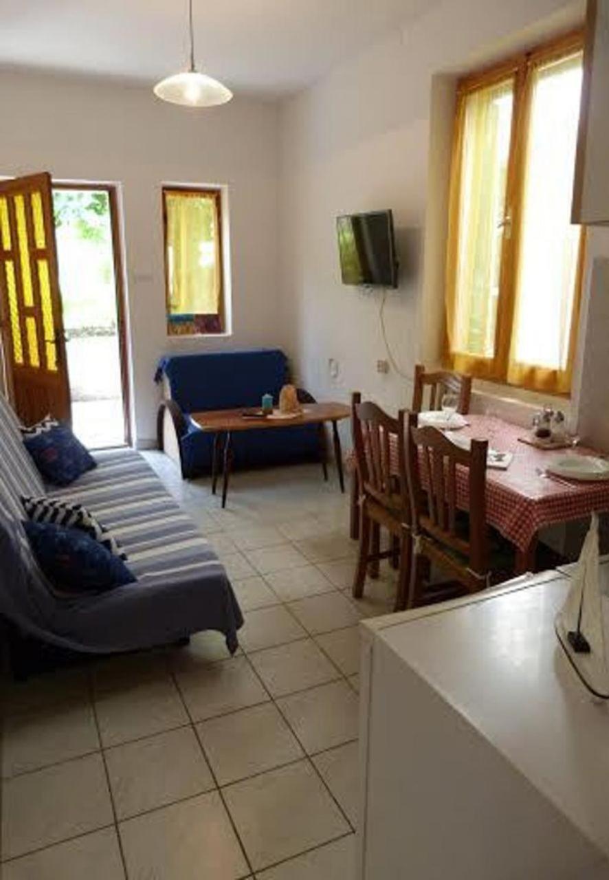 Holiday Home Villa Jadran - 10 M From Beach Preko Eksteriør bilde